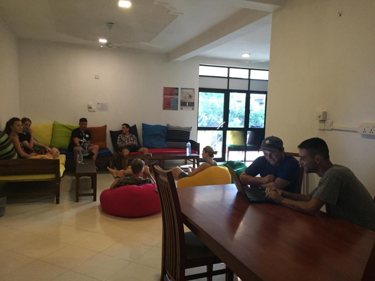 The Backpack Hub At Weligama Hostel Ngoại thất bức ảnh